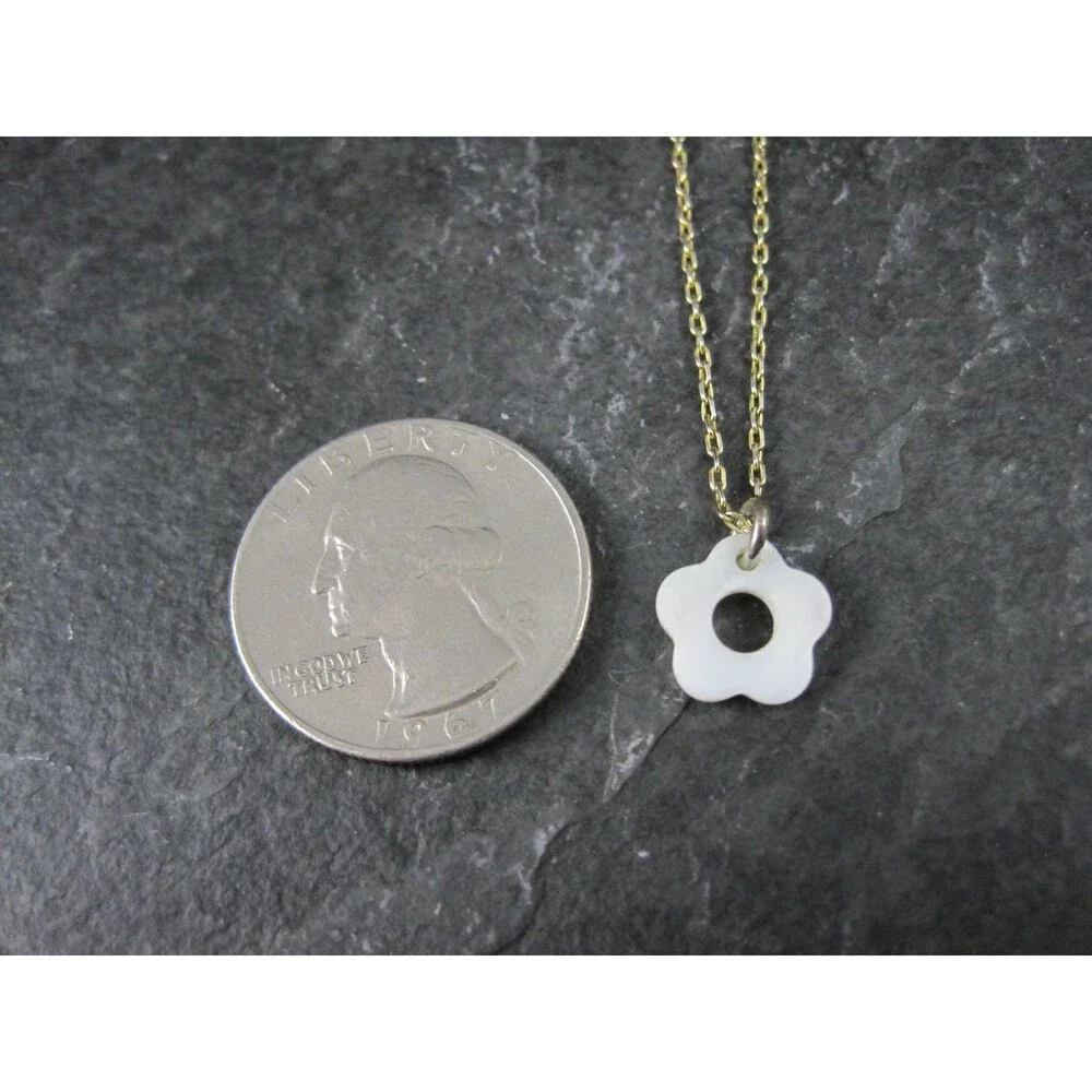 Madewell Mother of Pearl Flower Necklace - Picture 6 of 9
